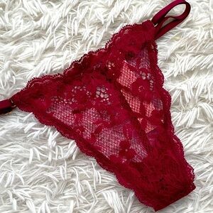 NWT Victoria's Secret Lace G-String